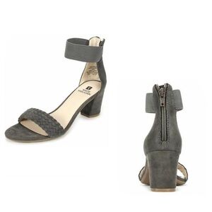 White Mountain 'Eryn' Women's Heel Gray Size 9M Used